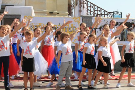 Ребята и педагоги МБУДО «ЦРТДЮ» приняли участие во Всероссийской акции «Белый цветок»,